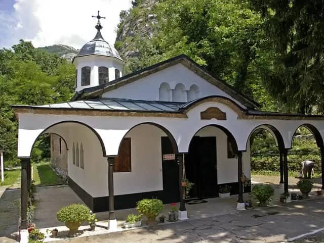 Историята на Черепишкия манастир: Скрито съкровище в Стара планина